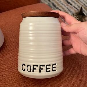 Coffee canister with wooden lid